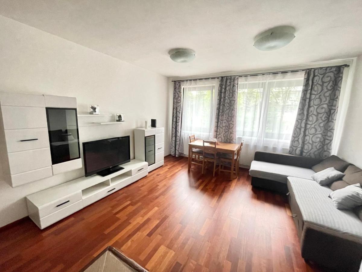 Centrum Park Apartment+ Praha Bagian luar foto