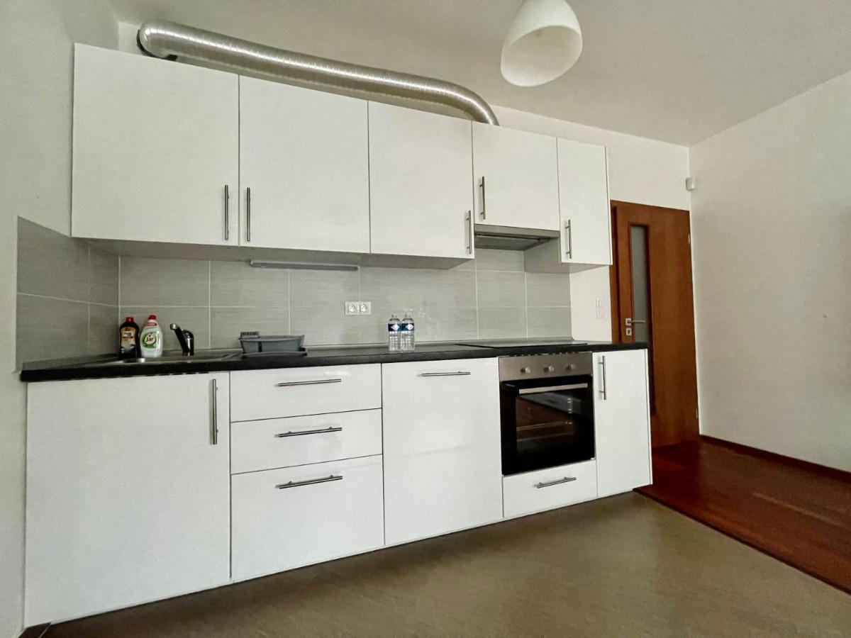 Centrum Park Apartment+ Praha Bagian luar foto