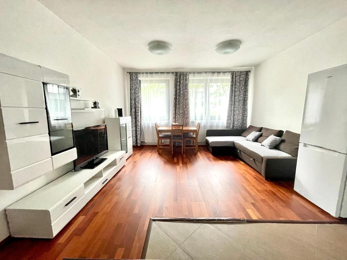 Centrum Park Apartment+ Praha Bagian luar foto