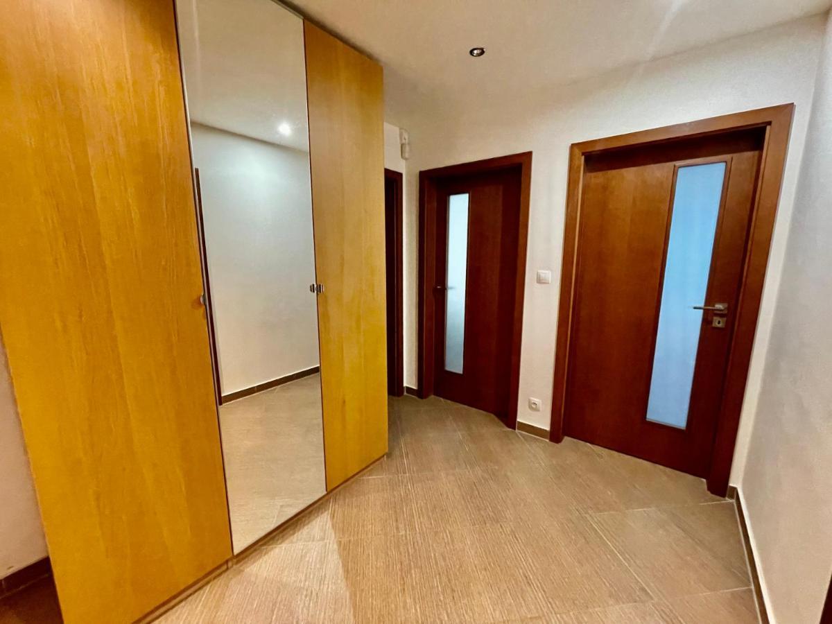 Centrum Park Apartment+ Praha Bagian luar foto