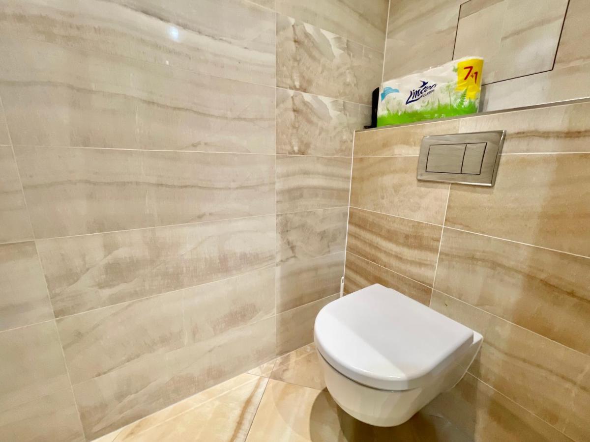 Centrum Park Apartment+ Praha Bagian luar foto